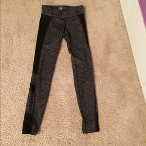 Gray and black athleata girl leggings.